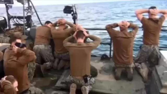 आंखों पर बांधी पट्टी, घुटनों के बल बैठाया और..., अमेरिकियों को बंधक बनाकर क्या करता है ईरान