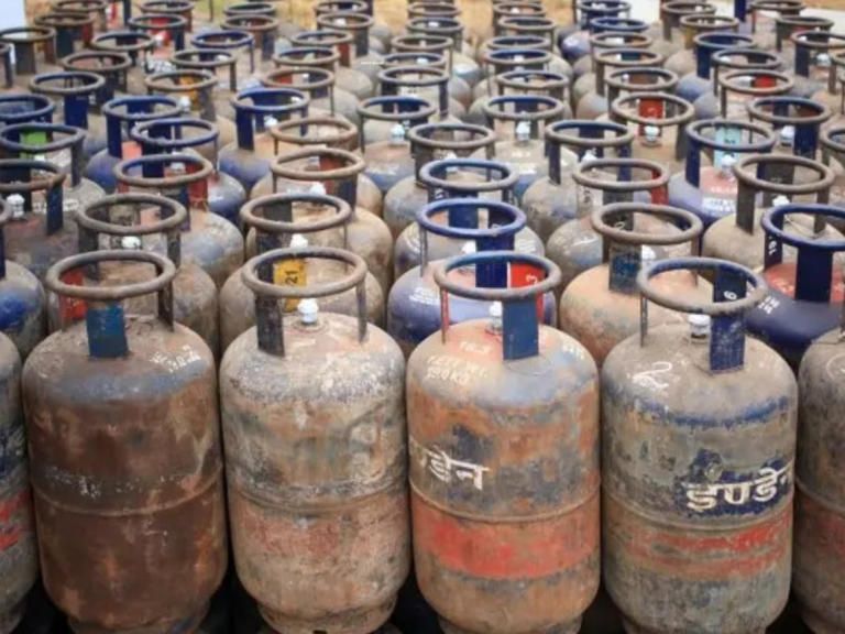 बदला नियम, अब LPG सिलेंडर चाहिए तो पूरी करनी होगी ये शर्त, वरना सप्लाई बंद, PNG पर सरकार का इतना जोर क्यों, मकसद समझिए